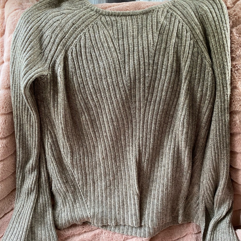 American Eagle brown bell sleeve sweater
